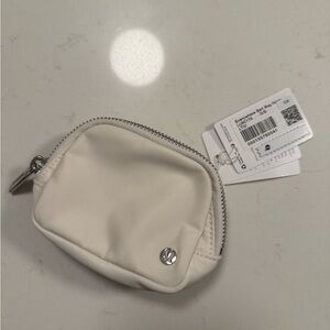 Lululemon Everywhere Belt Bag Nano in Ivory